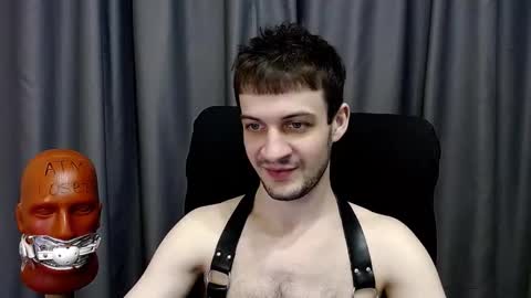 Snapshot of sir_damien chatting on March 13, 9:43 pm Sir Damien online show from March 13, 9:43 pm
