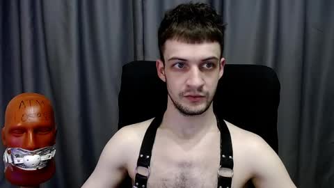 Snapshot of sir_damien chatting on April 4, 8:28 pm Sir Damien online show from April 4, 8:28 pm