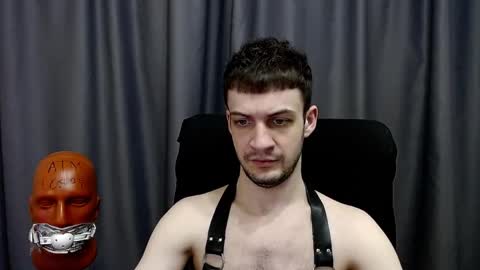 Snapshot of sir_damien chatting on April 9, 8:36 pm Sir Damien online show from April 9, 8:36 pm