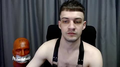 Snapshot of sir_damien chatting on April 12, 8:25 pm Sir Damien online show from April 12, 8:25 pm