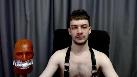 Snapshot of sir_damien chatting on May 1, 9:19 pm Sir Damien online show from May 1, 9:19 pm