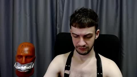Snapshot of sir_damien chatting on May 2, 9:09 pm Sir Damien online show from May 2, 9:09 pm