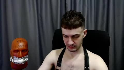 Snapshot of sir_damien chatting on May 7, 9:20 pm Sir Damien online show from May 7, 9:20 pm