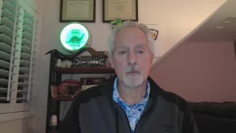 Snapshot of sir_lust_alot chatting on December 24, 12:11 am Don Roberto online show from December 24, 12:11 am