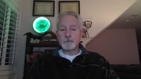 Snapshot of sir_lust_alot chatting on January 22, 8:40 am Don Roberto online show from January 22, 8:40 am