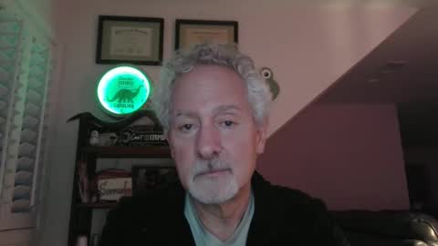 Snapshot of sir_lust_alot chatting on May 8, 10:20 am Don Roberto online show from May 8, 10:20 am