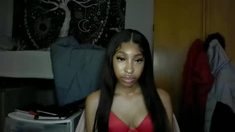 Snapshot of sireddesired_ chatting on April 6, 10:27 am sireddesired_ online show from April 6, 10:27 am