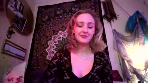 Snapshot of siren_sweetheart chatting on May 11, 6:30 am Venus online show from May 11, 6:30 am