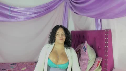 Sirena Fuentes online show from October 12, 8:57 am