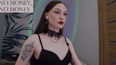 Snapshot of sirenaswhisper chatting on July 10, 3:11 am Goddess Sirena online show from July 10, 3:11 am