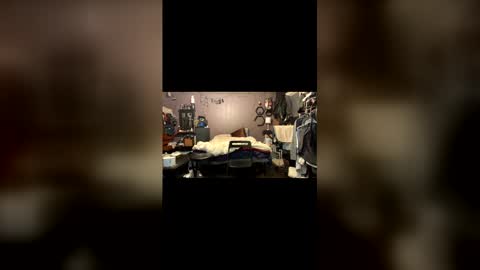 Snapshot of sirvix_bruiser chatting on April 2, 5:38 am sirvix_bruiser online show from April 2, 5:38 am