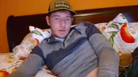 Snapshot of siscohater chatting on October 14, 12:00 am James online show from October 14, 12:00 am