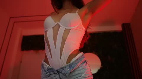 Dee online show from May 19, 7:42 pm