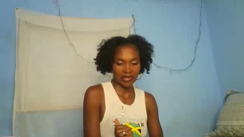 Snapshot of sissi0325 chatting on February 9, 6:45 pm Sissi0325 online show from February 9, 6:45 pm