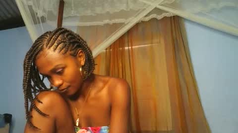 Snapshot of sissi0325 chatting on February 21, 6:47 am Sissi0325 online show from February 21, 6:47 am