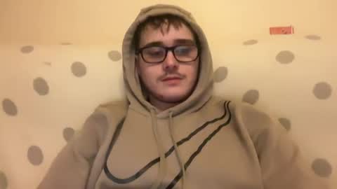 Snapshot of sissy_brit22 chatting on December 13, 4:00 am sissy_brit22 online show from December 13, 4:00 am