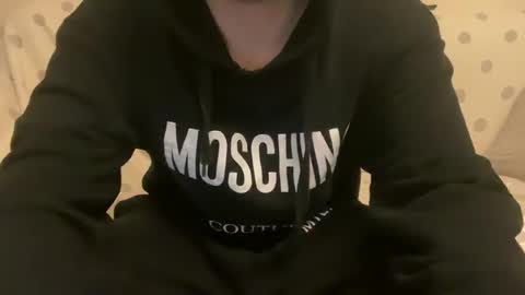 Snapshot of sissy_brit22 chatting on December 14, 9:18 am sissy_brit22 online show from December 14, 9:18 am