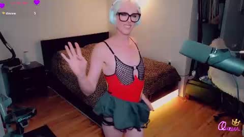 Ashleigh Mak online show from July 30, 11:59 pm
