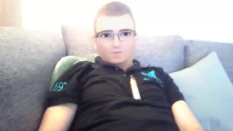 Snapshot of sissyboyforyoui chatting on September 15, 10:32 pm looking for older male ore female to use me sexually and be good to me ahhhhh online show from September 15, 10:32 pm