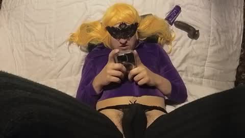 Snapshot of sissycumshooter420 chatting on March 15, 8:20 am sissycumshooter420 online show from March 15, 8:20 am