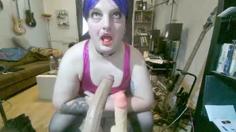 Snapshot of sissylovedoll chatting on July 31, 2:05 pm Tiffany Candy online show from July 31, 2:05 pm