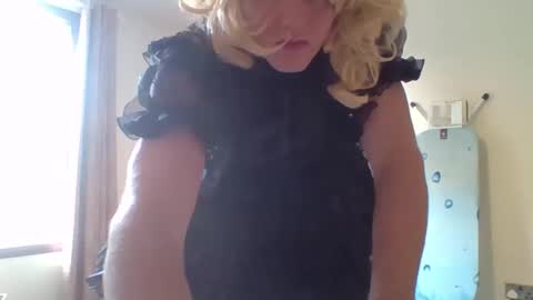 sissysteph00 online show from May 7, 4:01 pm