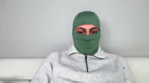 Snapshot of six_quatre chatting on March 1, 10:12 pm Kamel online show from March 1, 10:12 pm