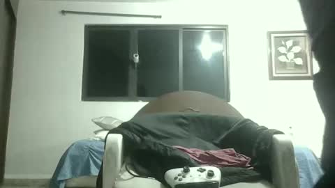 Snapshot of skanky_little_dolls chatting on October 31, 12:00 am skanky_little_dolls online show from October 31, 12:00 am