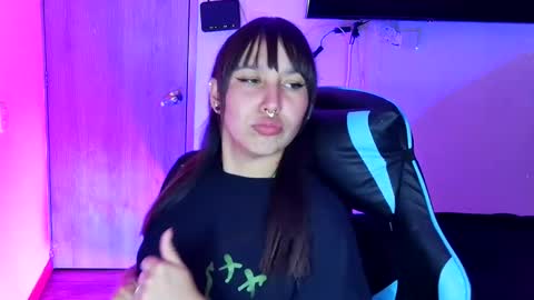 Alice online show from April 7, 10:42 pm