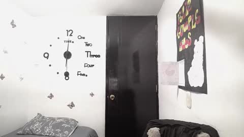 Snapshot of skarleth_diaz chatting on February 4, 2:17 am SKARLETH online show from February 4, 2:17 am