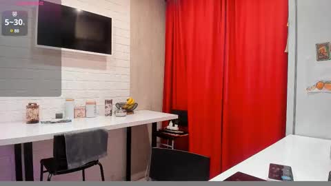 skarlett online show from February 12, 7:55 am