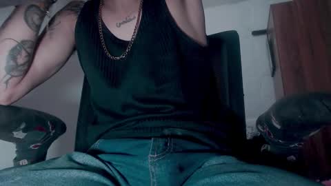 Snapshot of skateboy444 chatting on September 11, 5:07 am king online show from September 11, 5:07 am