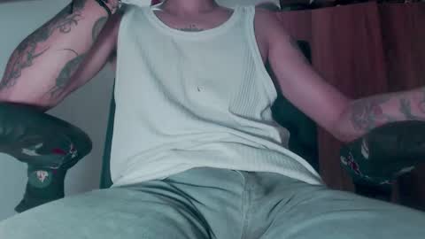 Snapshot of skateboy444 chatting on September 24, 6:06 am king online show from September 24, 6:06 am