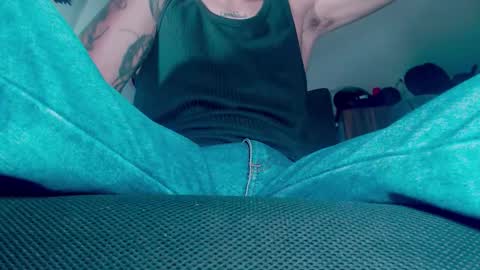 Snapshot of skateboy444 chatting on January 19, 5:55 am king online show from January 19, 5:55 am