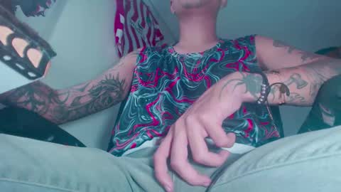 Snapshot of skateboy444 chatting on February 12, 7:47 am king online show from February 12, 7:47 am