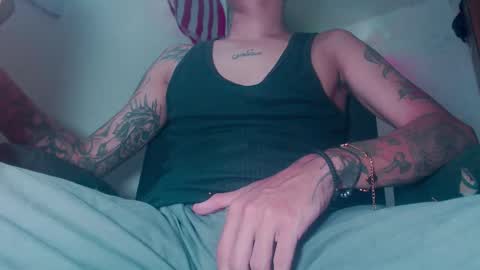 Snapshot of skateboy444 chatting on February 14, 7:38 am king online show from February 14, 7:38 am