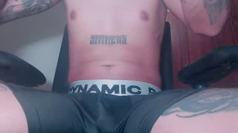 Snapshot of skateboy444 chatting on June 24, 9:41 am king online show from June 24, 9:41 am