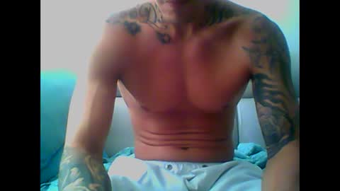 Snapshot of skater19xxx chatting on December 6, 5:11 pm miguel online show from December 6, 5:11 pm