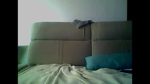 Snapshot of skater19xxx chatting on January 22, 4:23 pm miguel online show from January 22, 4:23 pm