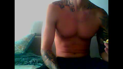 Snapshot of skater19xxx chatting on February 19, 4:11 pm miguel online show from February 19, 4:11 pm