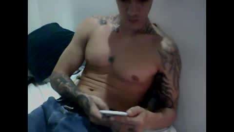 Snapshot of skater19xxx chatting on March 3, 11:56 pm miguel online show from March 3, 11:56 pm