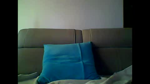 Snapshot of skater19xxx chatting on March 8, 3:13 pm miguel online show from March 8, 3:13 pm