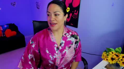 Snapshot of skater_gal chatting on April 23, 5:15 pm susan ramires online show from April 23, 5:15 pm