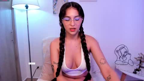 Snapshot of skeeter_cb chatting on May 6, 4:56 pm Skeete CHRISTMAS SHOW THIS DECEMBER 24 CHECK OUT MY AMAZON LIST AND MAKE ME HAPPY online show from May 6, 4:56 pm
