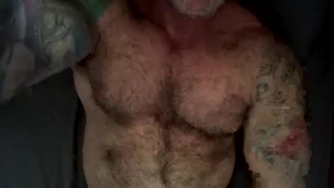 Snapshot of skimaskedbeef chatting on May 6, 9:42 pm BEEF online show from May 6, 9:42 pm