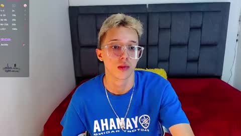 Snapshot of skinny_bigcock20 chatting on November 6, 8:21 pm skinny_bigcock20 online show from November 6, 8:21 pm