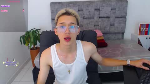 Snapshot of skinny_bigcock20 chatting on December 2, 8:48 pm skinny_bigcock20 online show from December 2, 8:48 pm