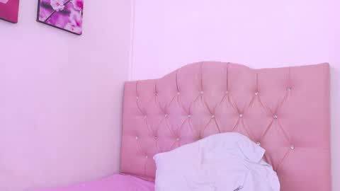 skinny_dubois online show from April 4, 7:22 pm