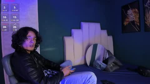 Snapshot of skinny_mac_ chatting on May 15, 7:43 pm Mac online show from May 15, 7:43 pm