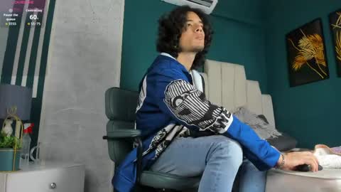 Snapshot of skinny_mac_ chatting on May 22, 1:39 pm Mac online show from May 22, 1:39 pm